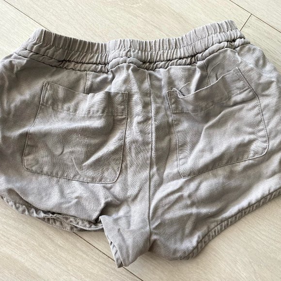 Aritizia Community short shorts linen XXS - Picture 2 of 3